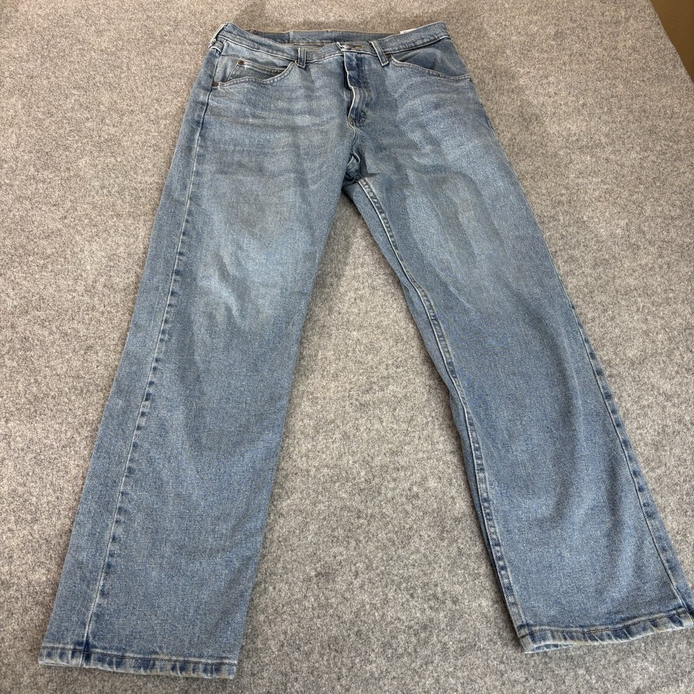 Wrangler Jeans Mens 32x32 (Fit 32x30 1/2)Straight Leg Jeans Medium Wash Stretch